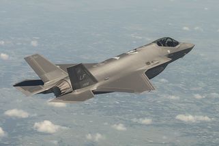 „Nechci tady F-35, ať si je vezmou do Prahy.“ Nákup stíhaček rozděluje Čáslav - Seznam Zprávy